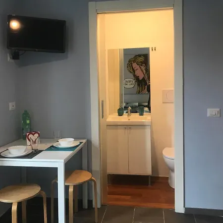 Pied A Terre Sant'agostino Lägenhet Milano