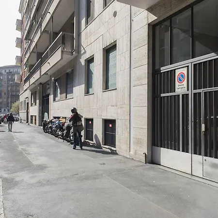Pied A Terre Sant'agostino Lägenhet Milano